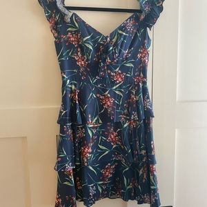 Wayf size S tiered mini floral dress